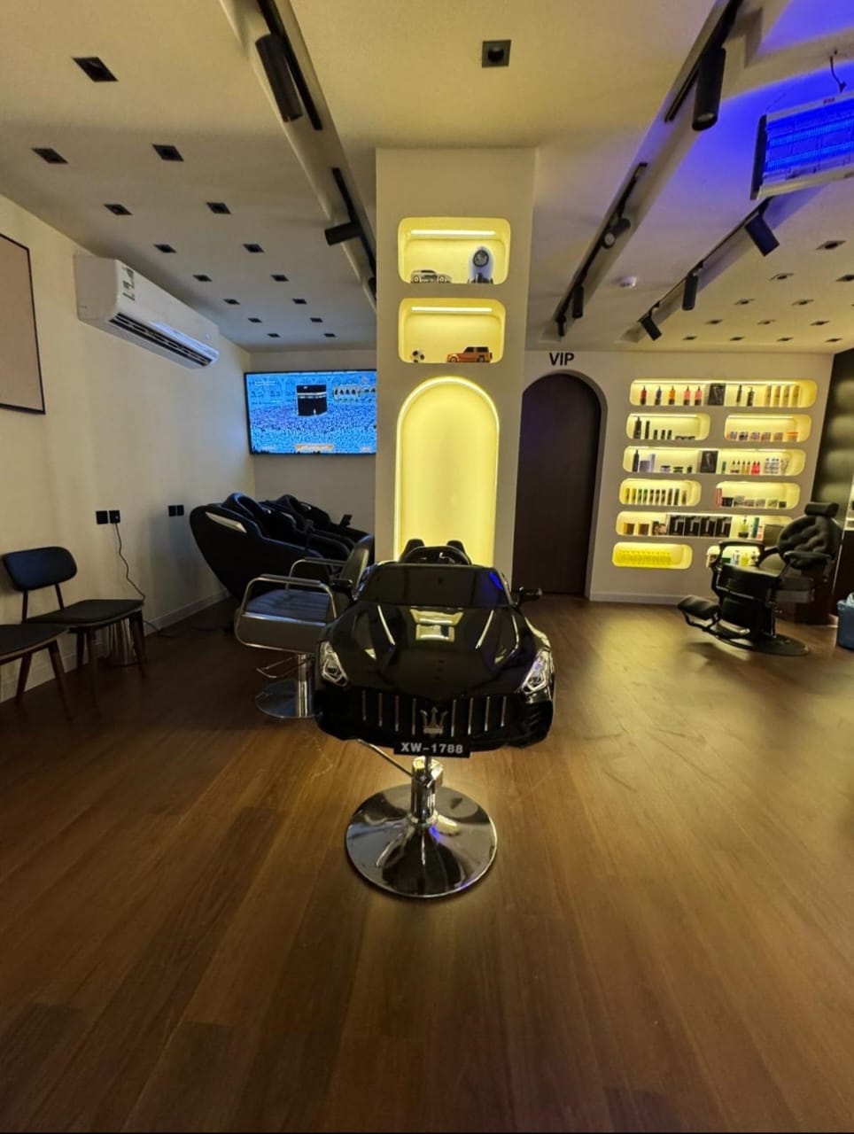 صورة الفريق بابتسامة ترحيب